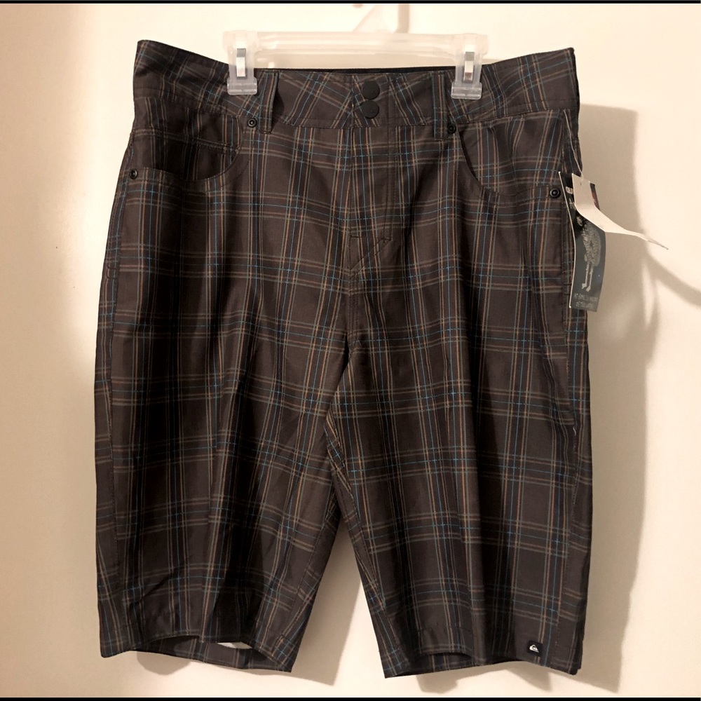 Quicksilver NWT!! Men’s swim shorts size 32